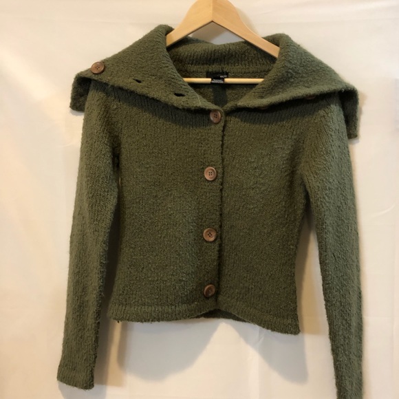 KENZIE green button front sweater - Picture 3 of 7